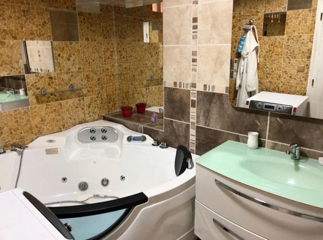 Bella Casa Apartments Făgăraş Eksteriør billede